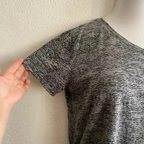 💥Tek Gear Dry Tek Grey Top L - Picture 5 of 7